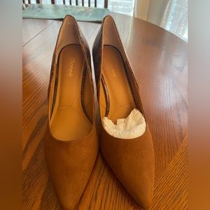 J Renee Suede/ Snake Print Pumps, never worn